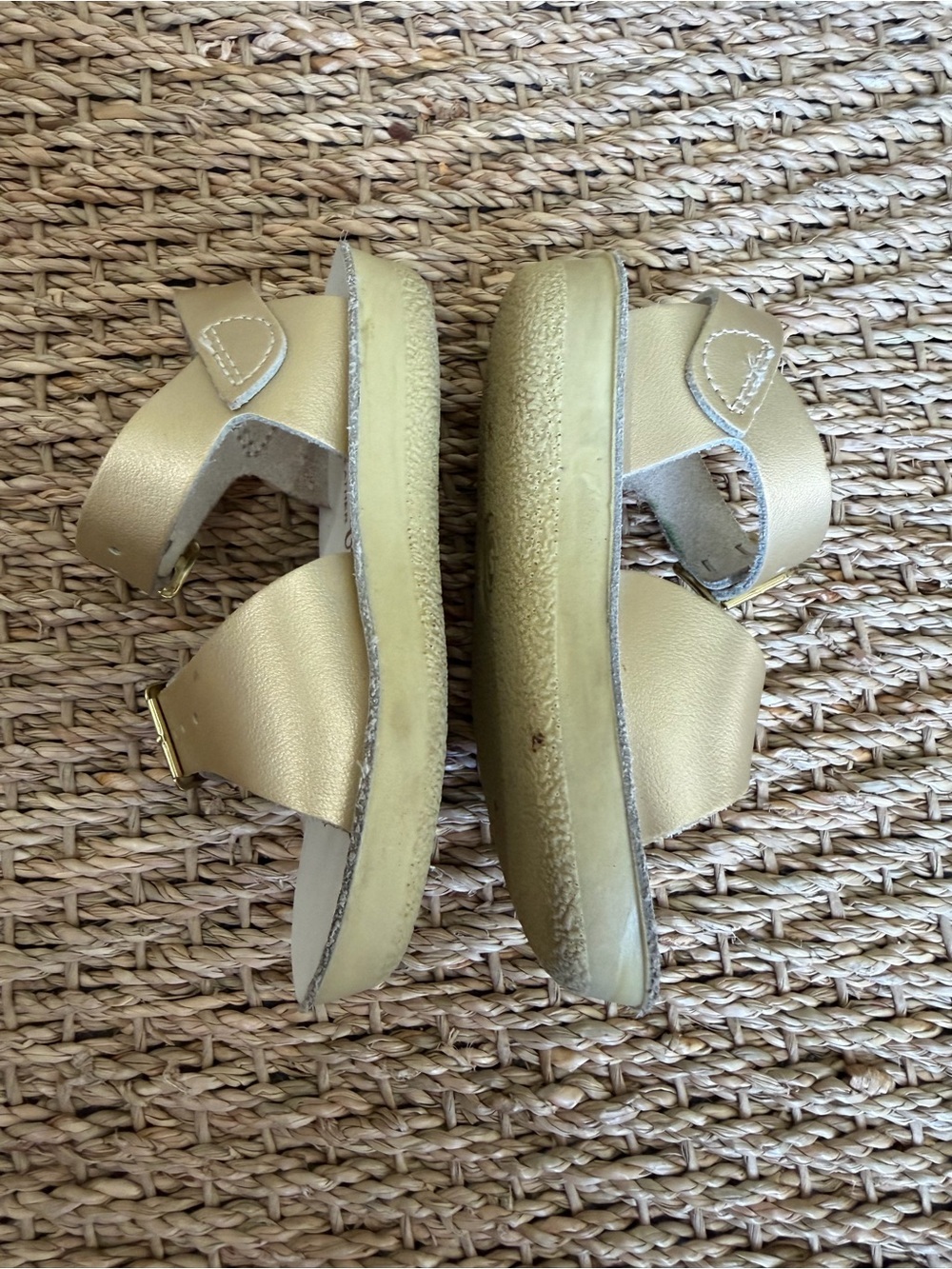 Girls Gold Leather Buckle Sandals - Kids - Picture 9 of 14